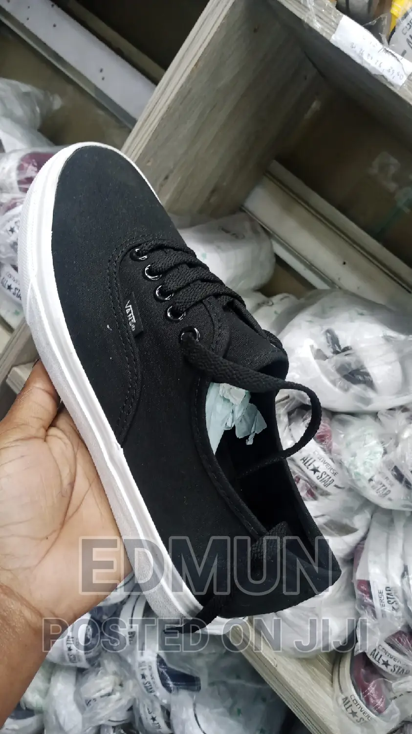Vans Off the Wall in Difft Colours