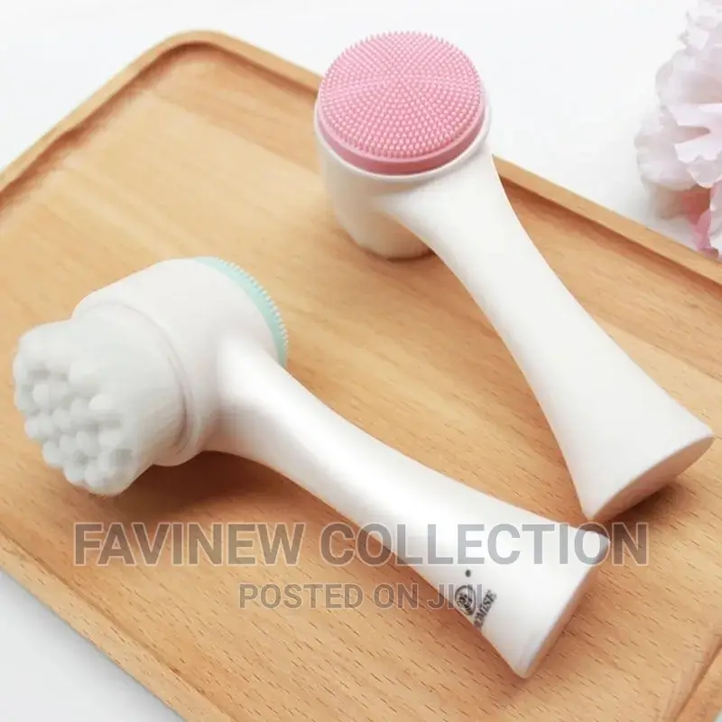 Double Sided Exfoliating Facial Brush