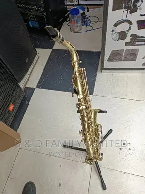 Selmer Alto Saxophone With Stand
