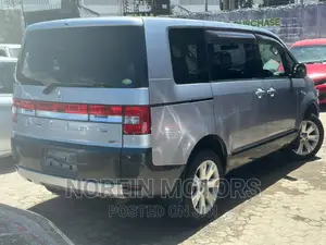 Mitsubishi Delica 2016 Silver