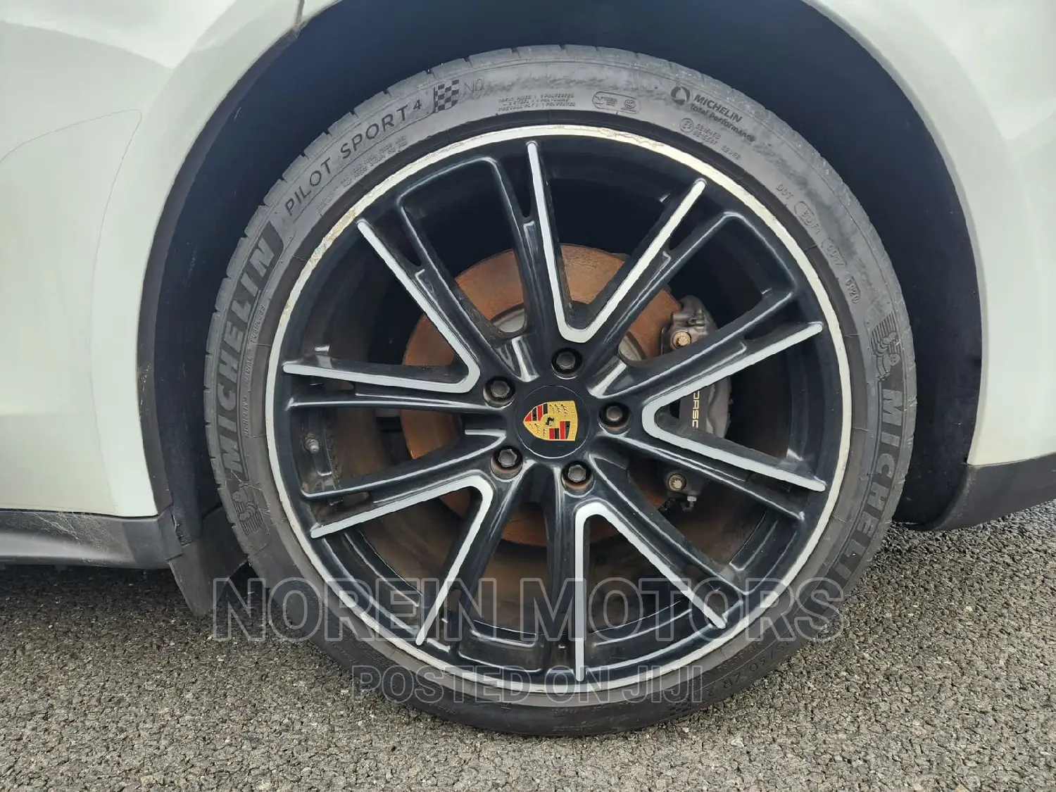 Porsche Cayenne 2018 White