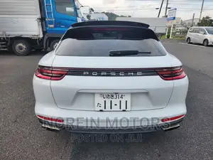 Porsche Cayenne 2018 White
