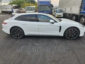 Porsche Cayenne 2018 White