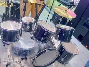 Black Tama 7 Pc Drumset