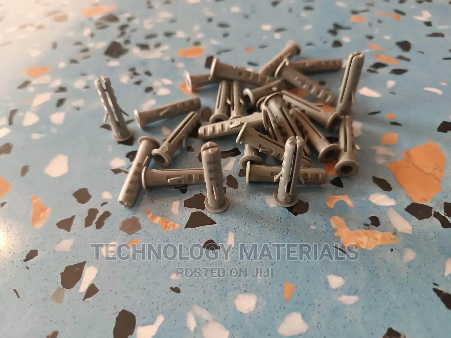 Wallplug(Grey)