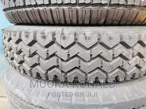 8.5R17.5 Pirelli Tyre