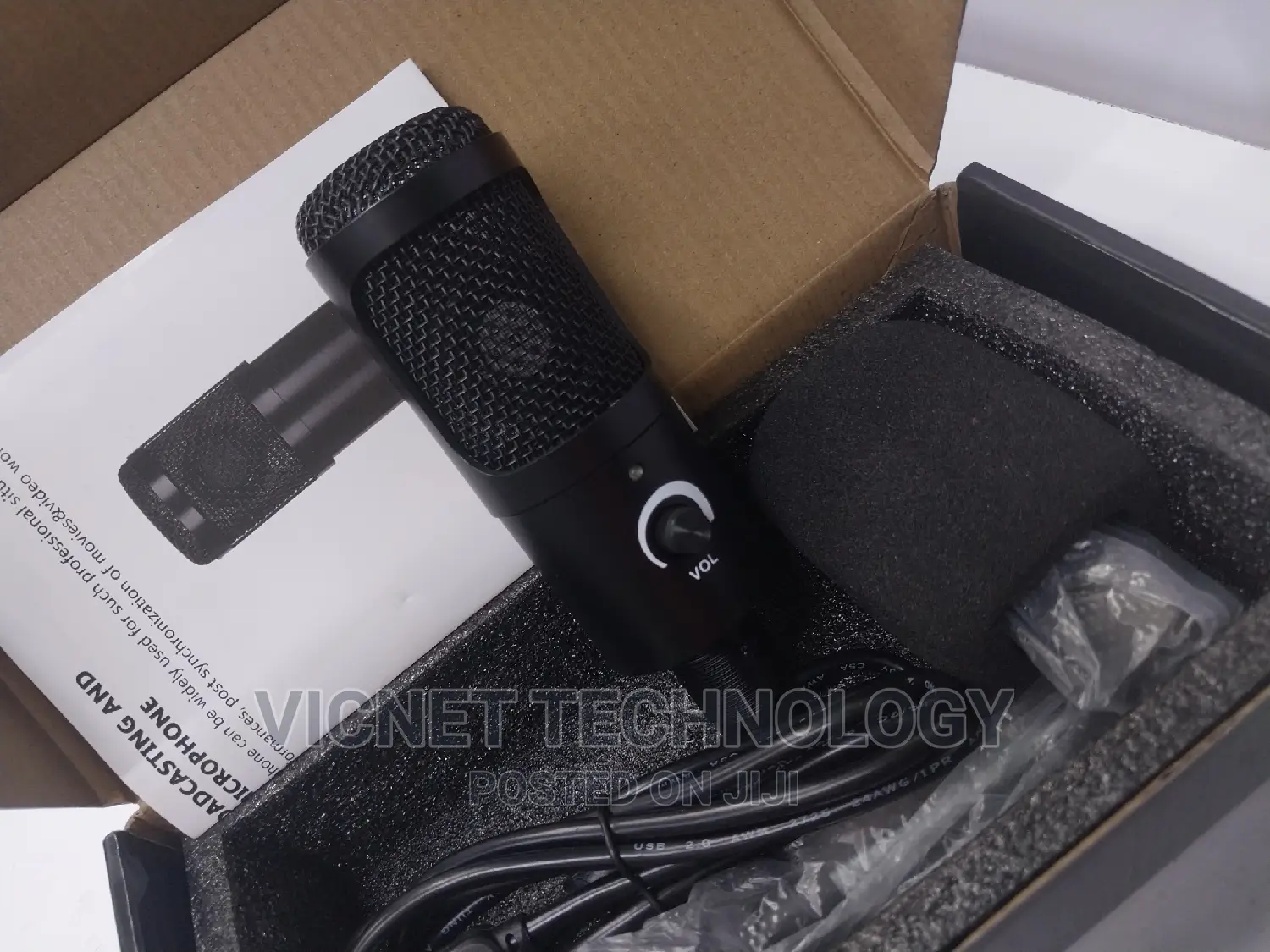 Podcast Microphone With Volume Button
