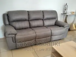 Spacious 3 Seater Recliner Sofa