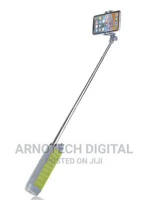Selfie Stick With Bluetooth Speaker