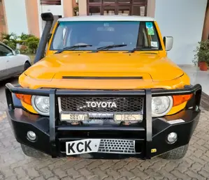 Toyota FJ Cruiser 2012 Yellow