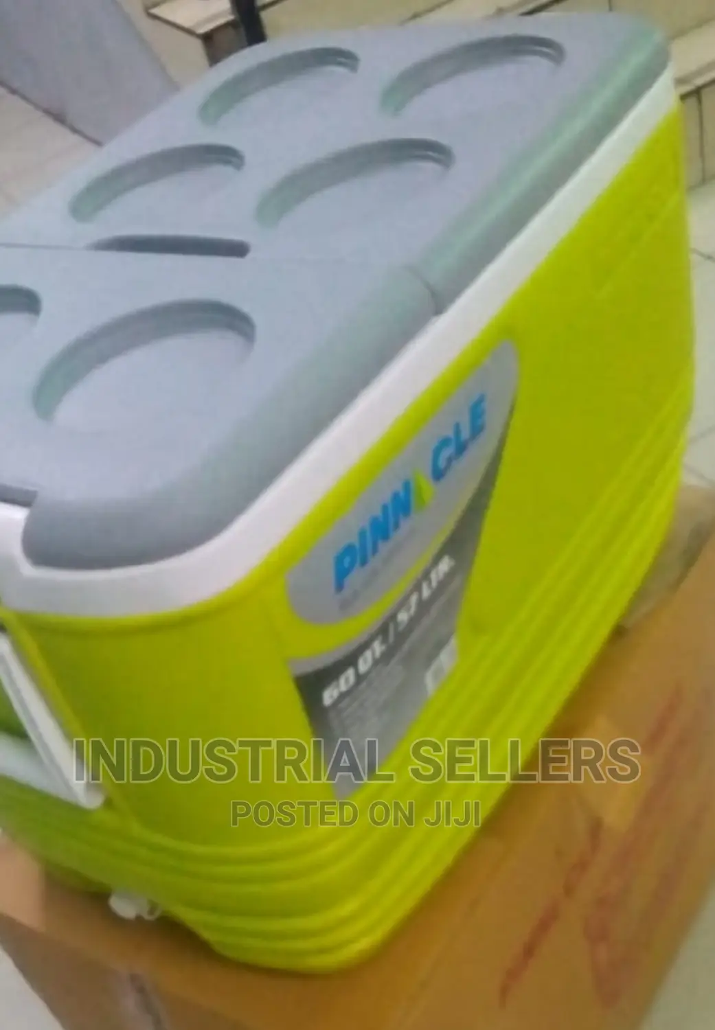 Wide Space 57l Cooler Box
