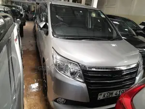 Toyota Noah 2015 Silver