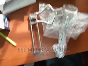 Balfour Retractor
