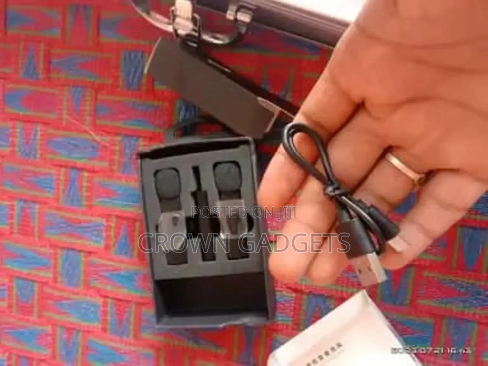 Wireless Lavalier Microphones, Clip-On