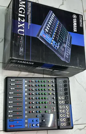 Yamaha MG12XU - 12-Channel Compact Mixer With Effects Midi