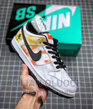 SB Dunk Low Cut