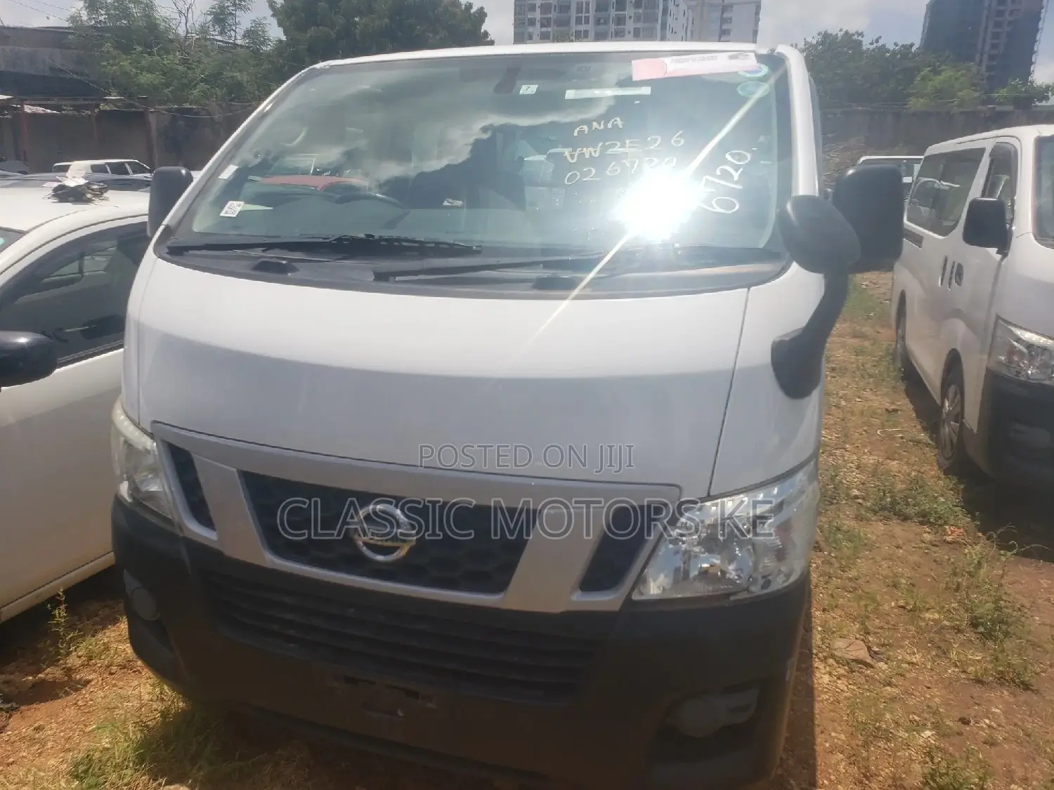 Nissan Caravan (Urvan) 2016 White