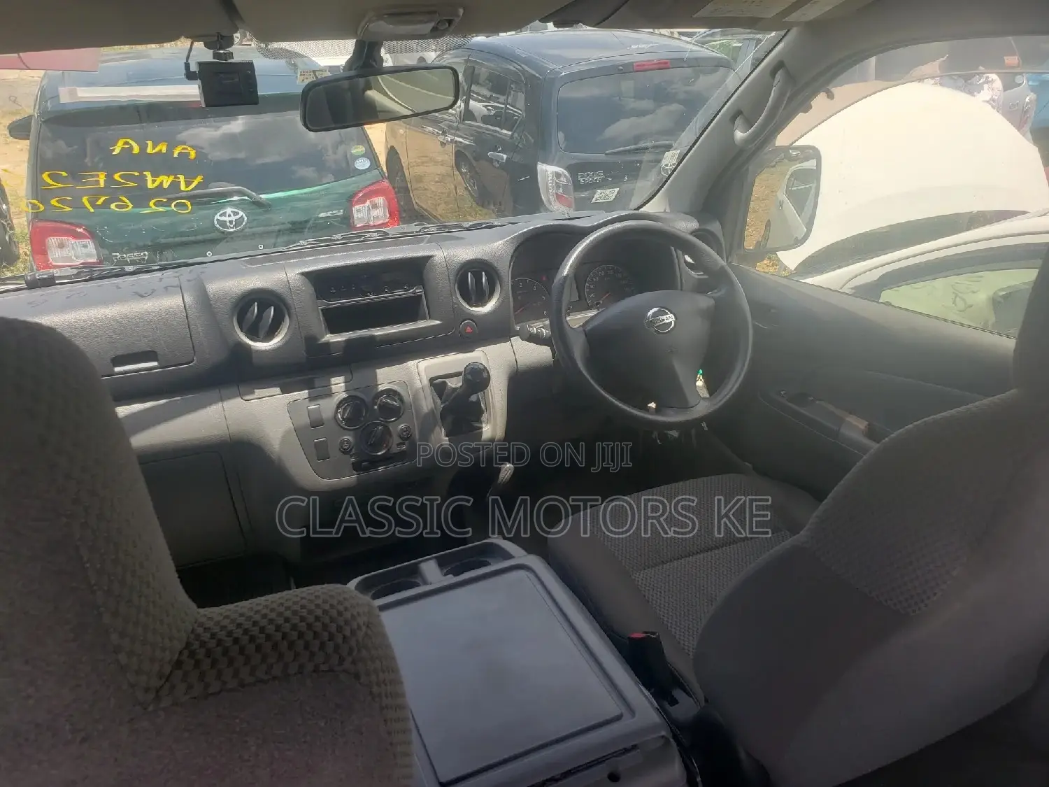 Nissan Caravan (Urvan) 2016 White