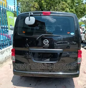 Nissan NV200 SV 2017 Brown