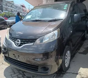 Nissan NV200 SV 2017 Brown