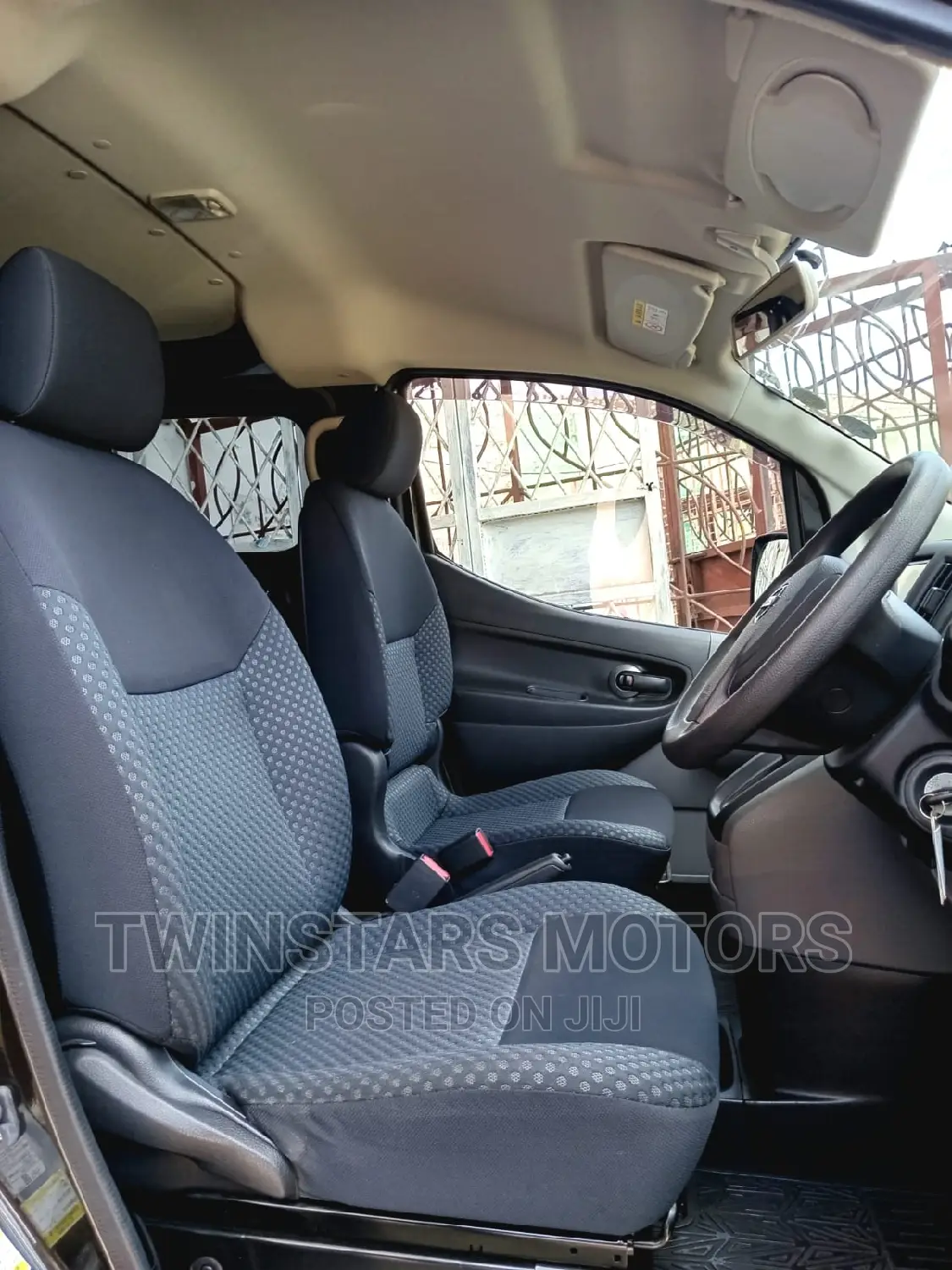 Nissan NV200 SV 2017 Brown