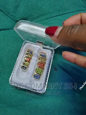 Fashionable Designer Quality Legit Iced Teeth Grills