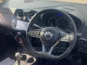 Nissan Note 2016 Yellow