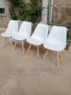 Imported Morden Padded Portable Eames Chairs