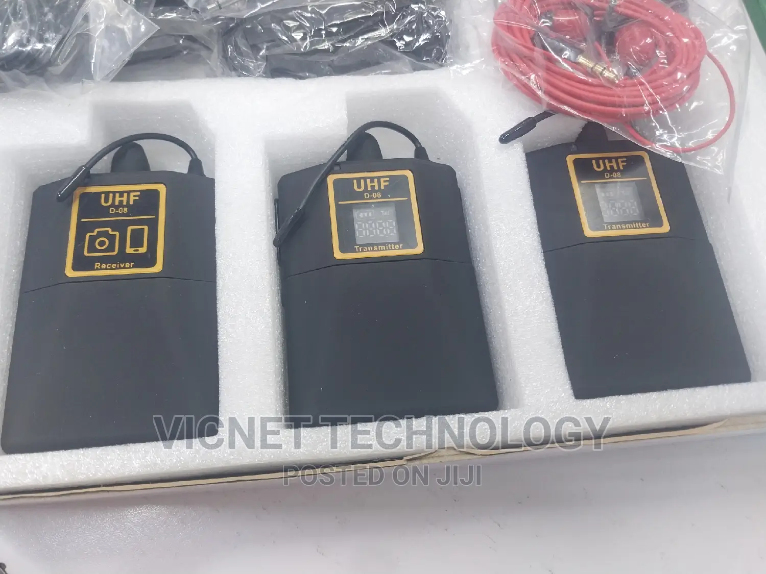 Double Uhf Wireless Microphones