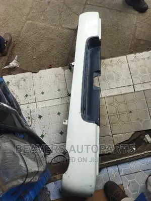 Toyota Hiace 7L Box Rear Bumper