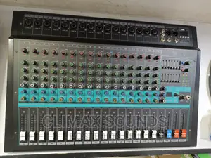 Powered Mixer 17 Channels Martin Audio √