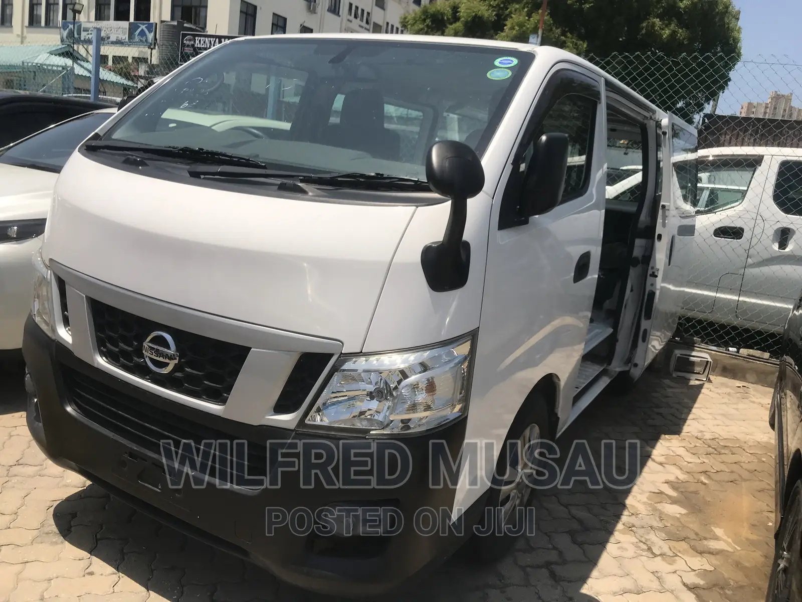 Nissan Caravan (Urvan) 2015 White