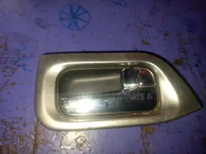 Inner Door Handle Nissan Sylphy and Other Assorted Vehicles
