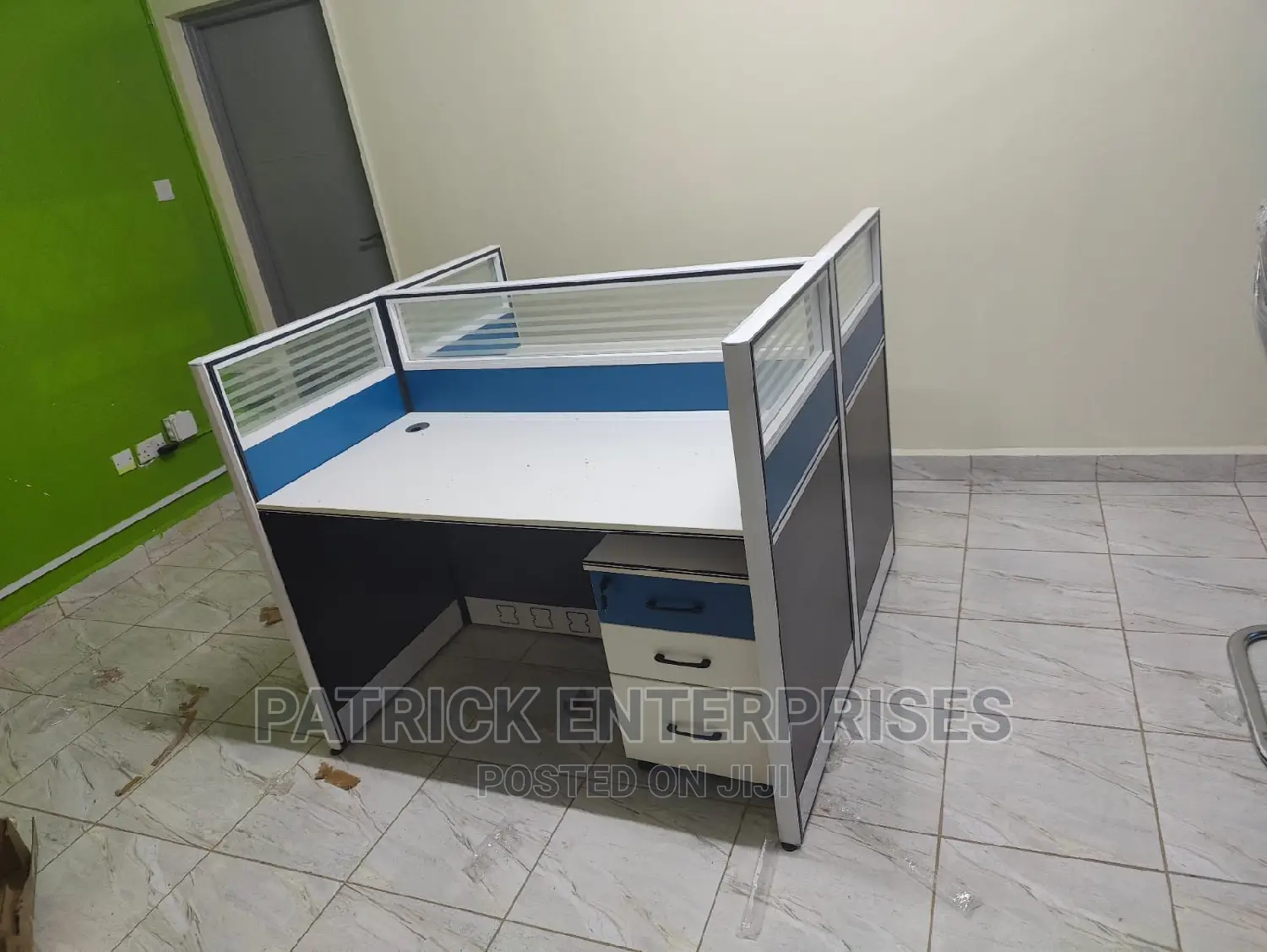 Executive Imported Morden Two Way Workstation