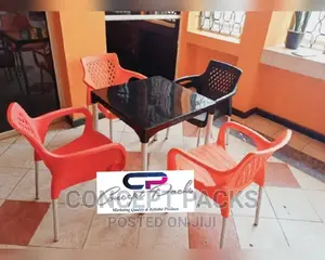 Garden / Resturant 4pc Arm Chair + Table Set.
