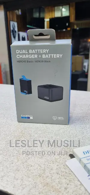 Dual Battery Charger + Battery (HERO10 Black/Hero9 Black) -