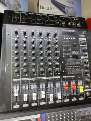 Max 6 Channel Powered Mixer√