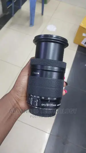 Canon 18-135mm Zoom Lense