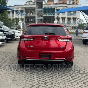Toyota Auris 2016 Red