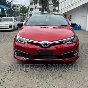 Toyota Auris 2016 Red
