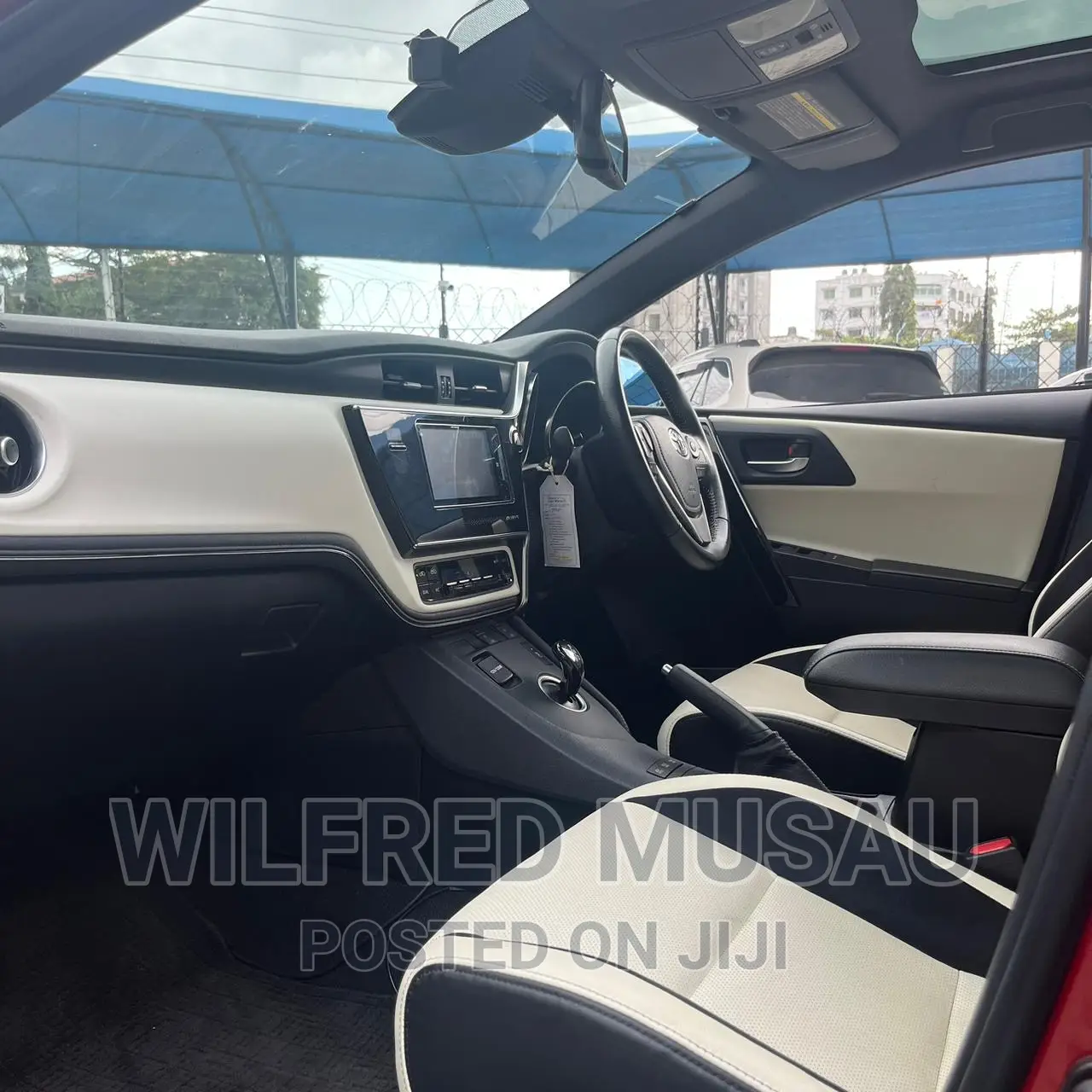 Toyota Auris 2016 Red