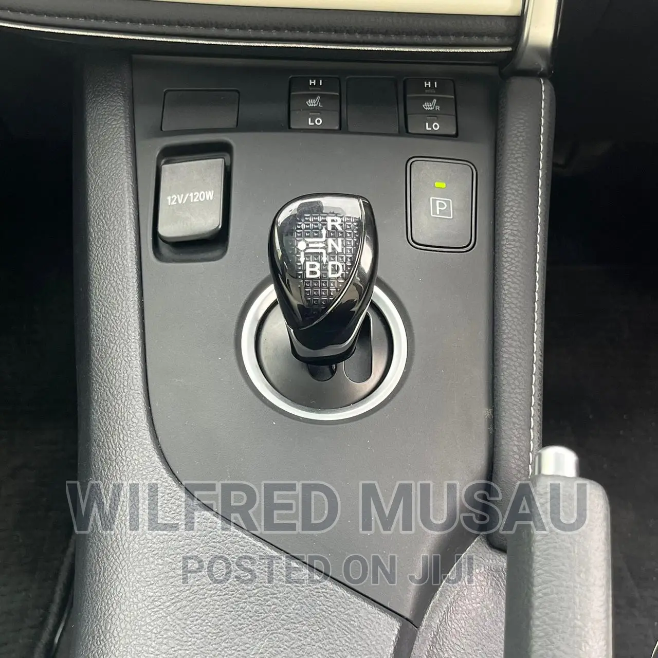 Toyota Auris 2016 Red