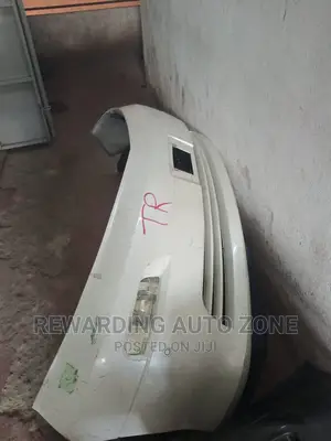 Toyota Alphard 2005 Front Bumper.Complete With Fog Lights.