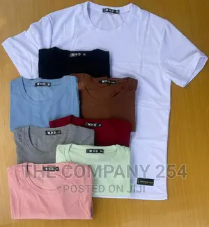 Fashionable Classic Assorted Casual Plain Round T-Shirts