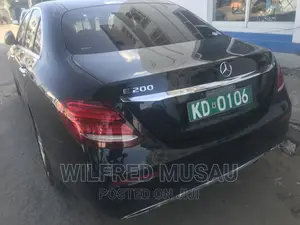 Mercedes-Benz E200 2016 Black