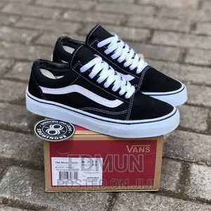 Classic Old Skool Skater Vans