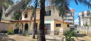 3bdrm Maisonette in 4Th Avenue, Nyali for sale