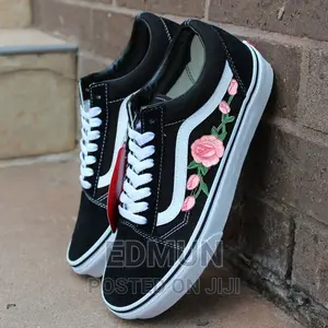 Unisex Skater Vans in Stock