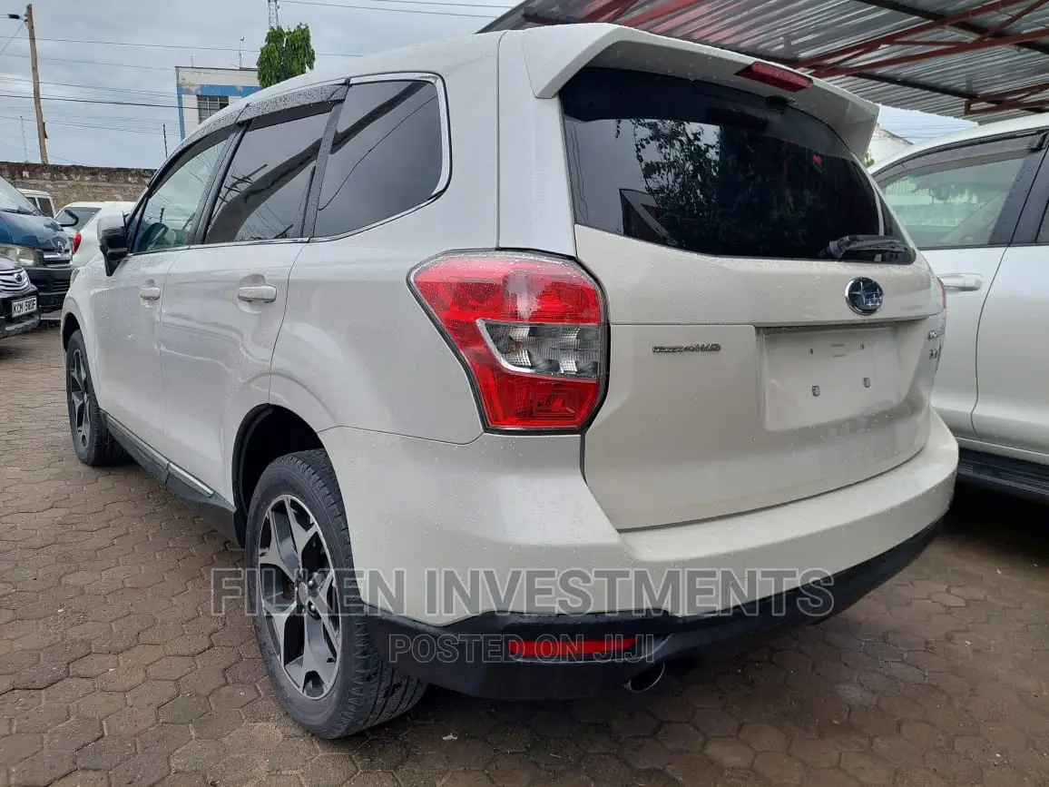 Subaru Forester 2017 White