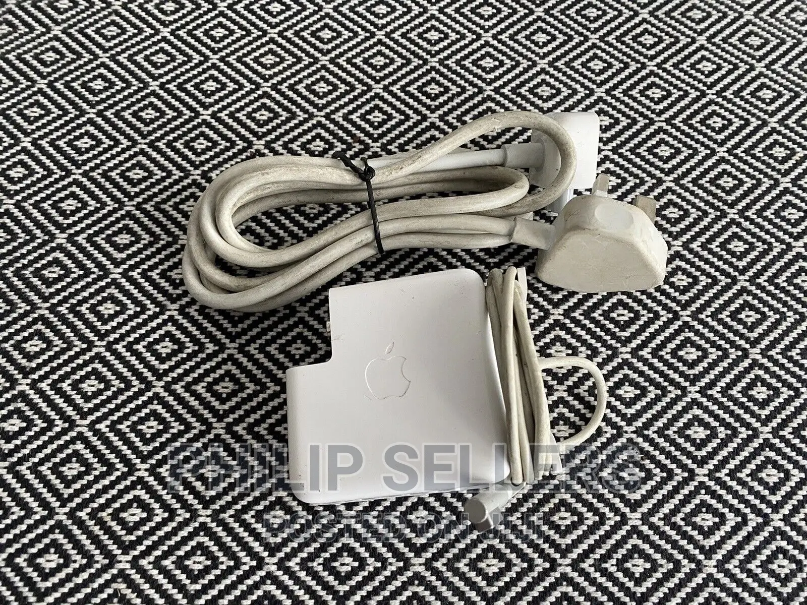 Genuine Original Apple 60W Macbook Pro 13" Magsafe 1 Power A